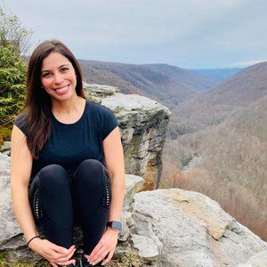 Meet your Posher, Evelis